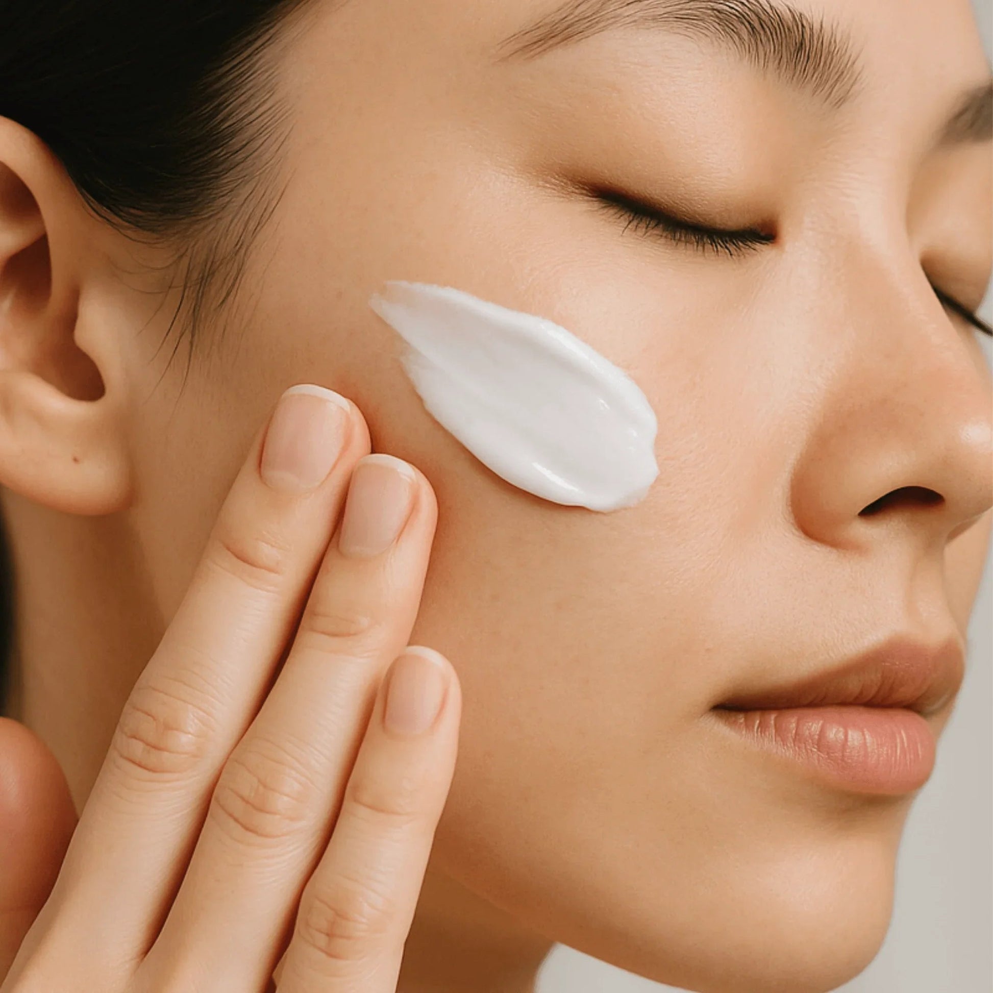 Ultra Facial Hyaluronic Cream for sensitive skin – part of affordable clean skincare routine by Food2Skin